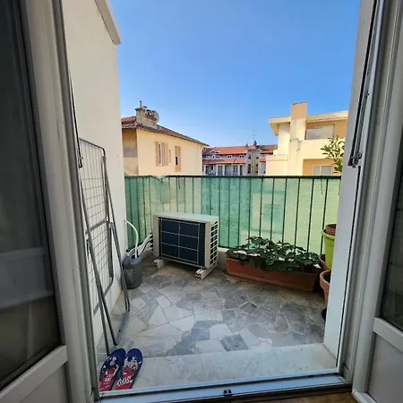 Apartment Air-conditioned Near Sea 4-6 People *