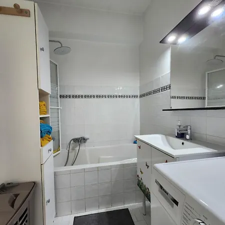 Apartment Air-conditioned Near Sea 4-6 People