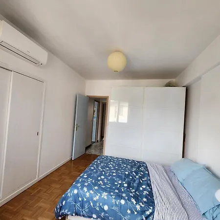 Air-conditioned Near Sea 4-6 People Apartment