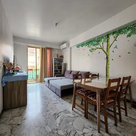 Air-conditioned Near Sea 4-6 People Apartment *